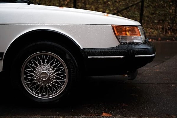 Comment choisir le bon type de pneus pour une conduite optimisée sur autoroute ?